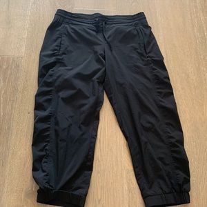 Athleta cropped athletic pants